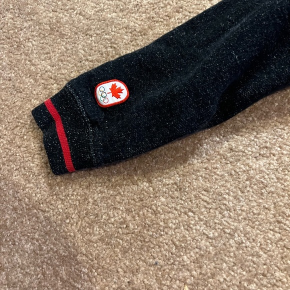 Hudson’s Bay Official Kids Olympic Zip Up Hoodie Sz 3/4 - Picture 5 of 5